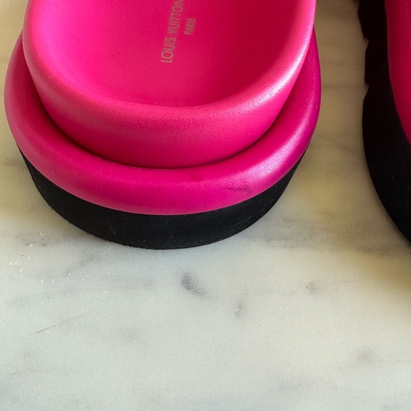 Louis Vuitton Pool Pillow Flat Comfort Mule - Picture 6 of 7